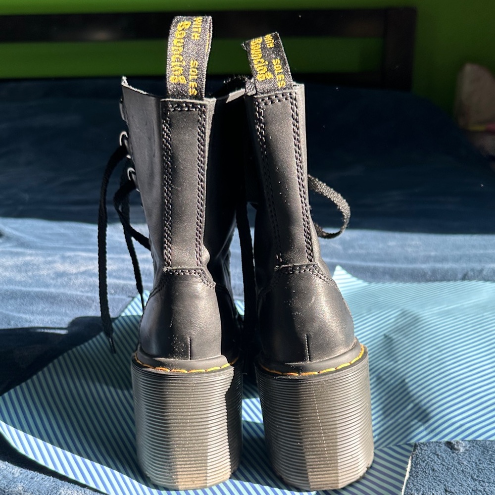 Dr Martens Black Platform Lace-Up Boots 5 preowned - Picture 4 of 13
